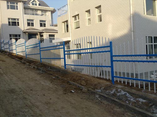 住宅小區(qū)護(hù)欄網(wǎng).jpg 住宅小區(qū)護(hù)欄網(wǎng).jpg